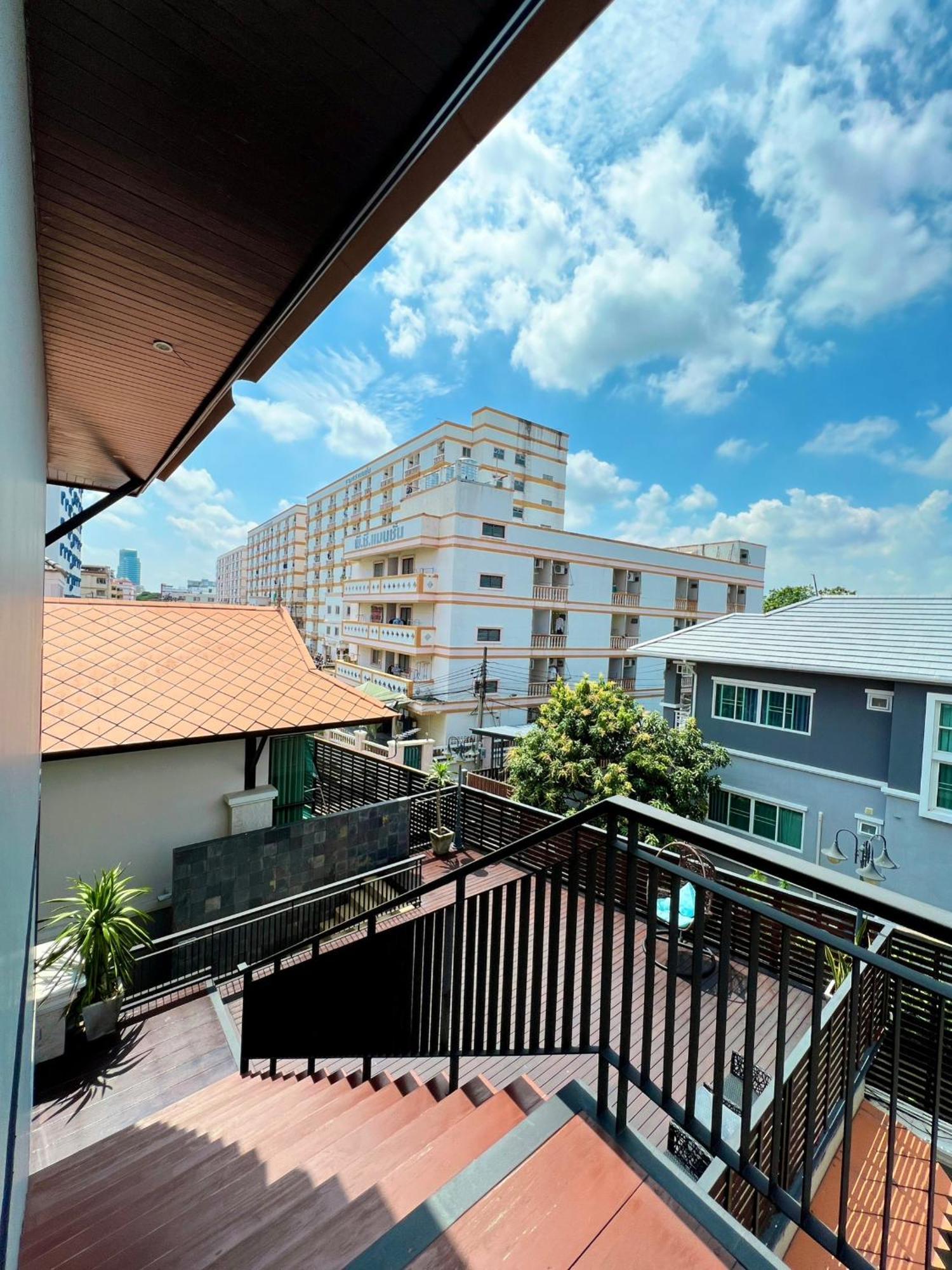 Yotaka Bangkok Hotel Exteriör bild