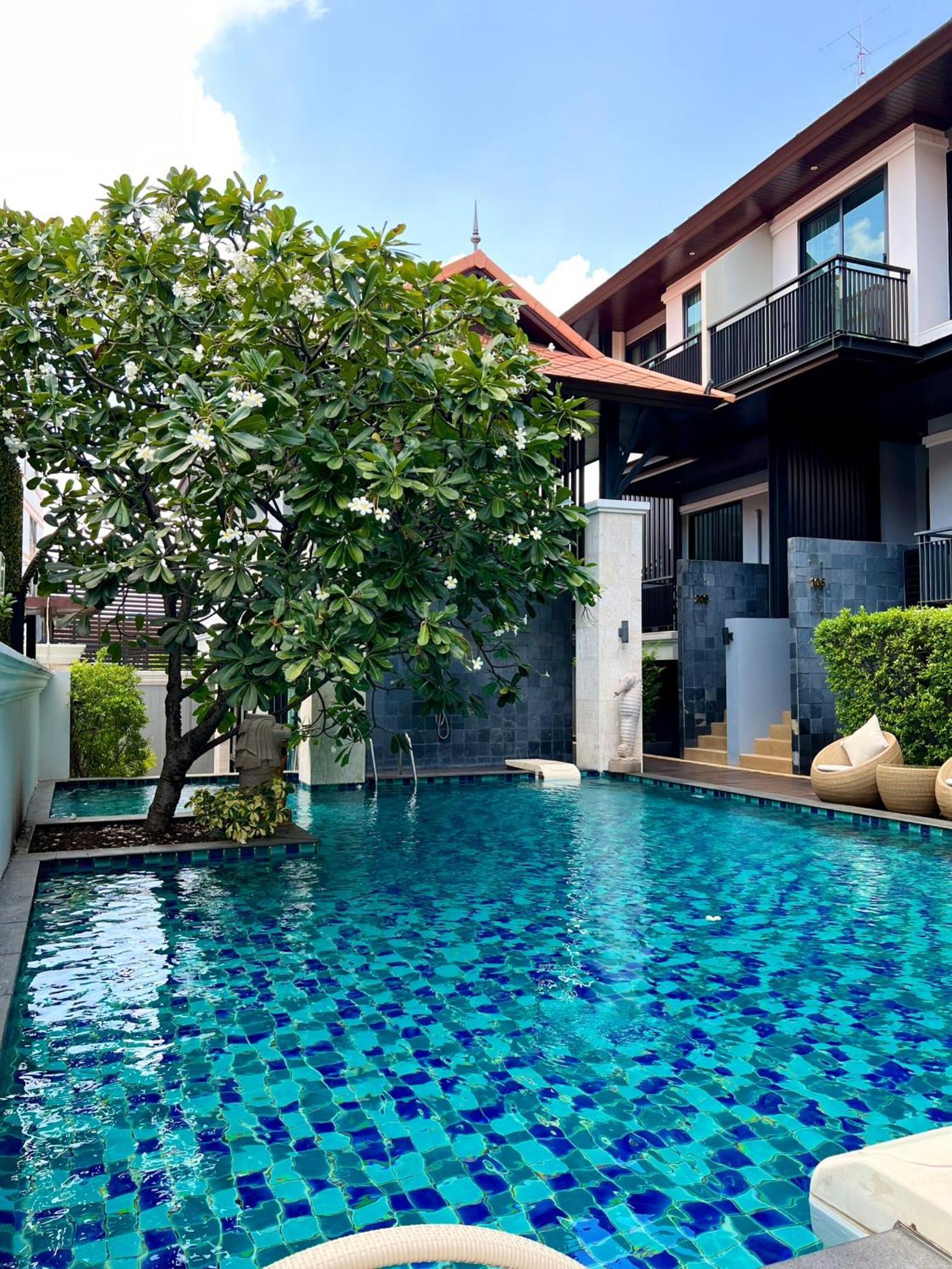 Yotaka Bangkok Hotel Exteriör bild