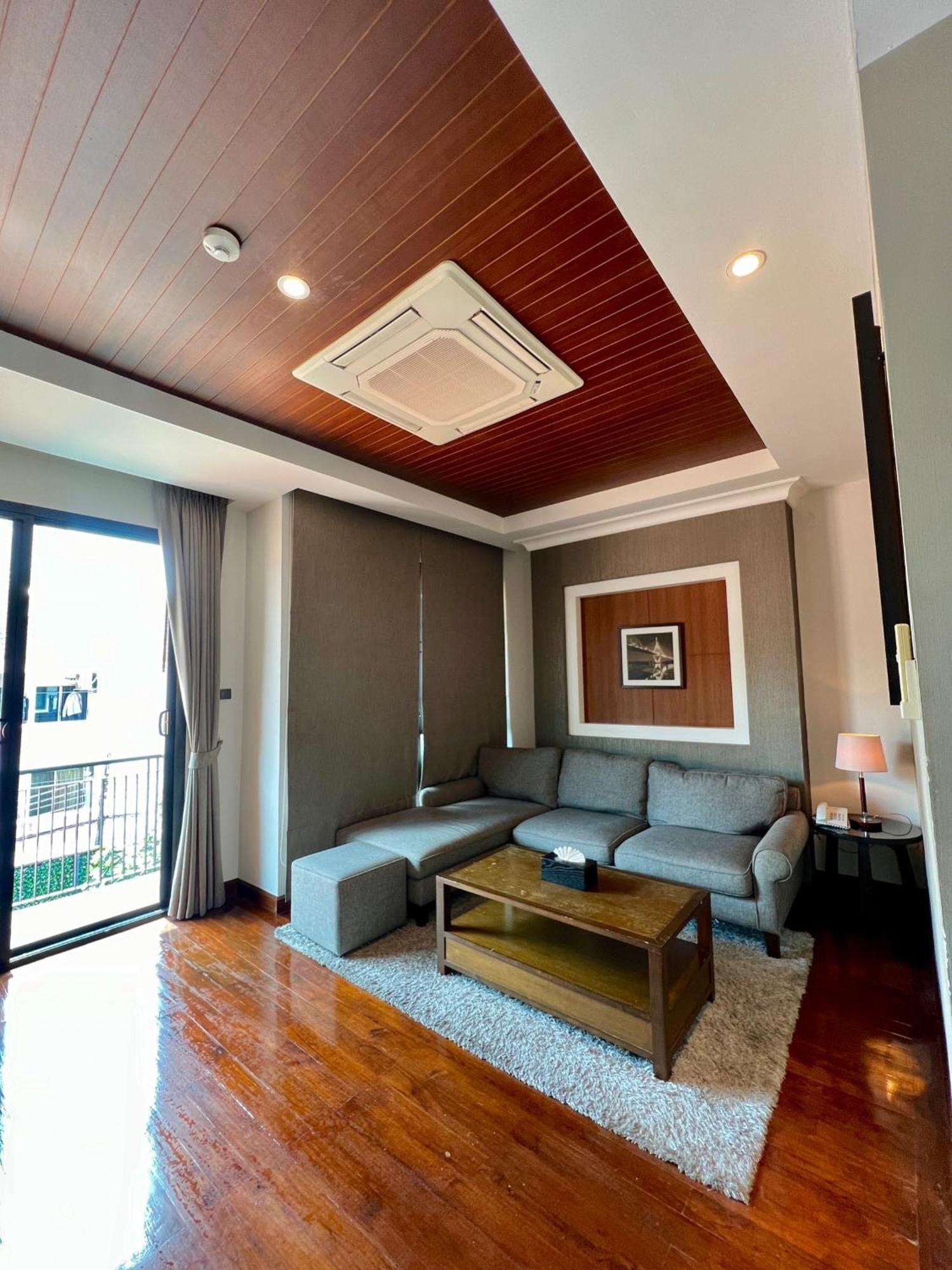 Yotaka Bangkok Hotel Exteriör bild