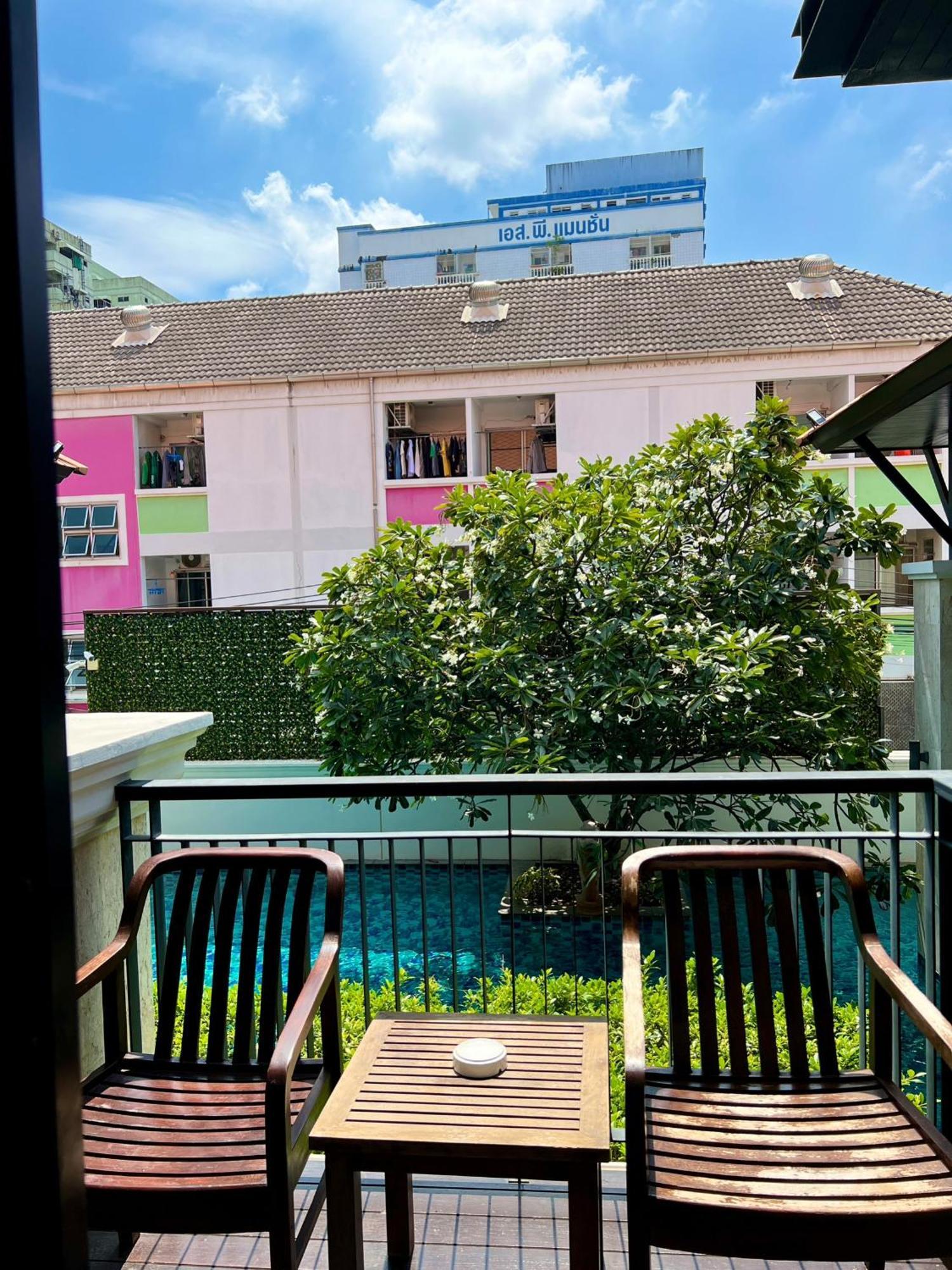 Yotaka Bangkok Hotel Exteriör bild