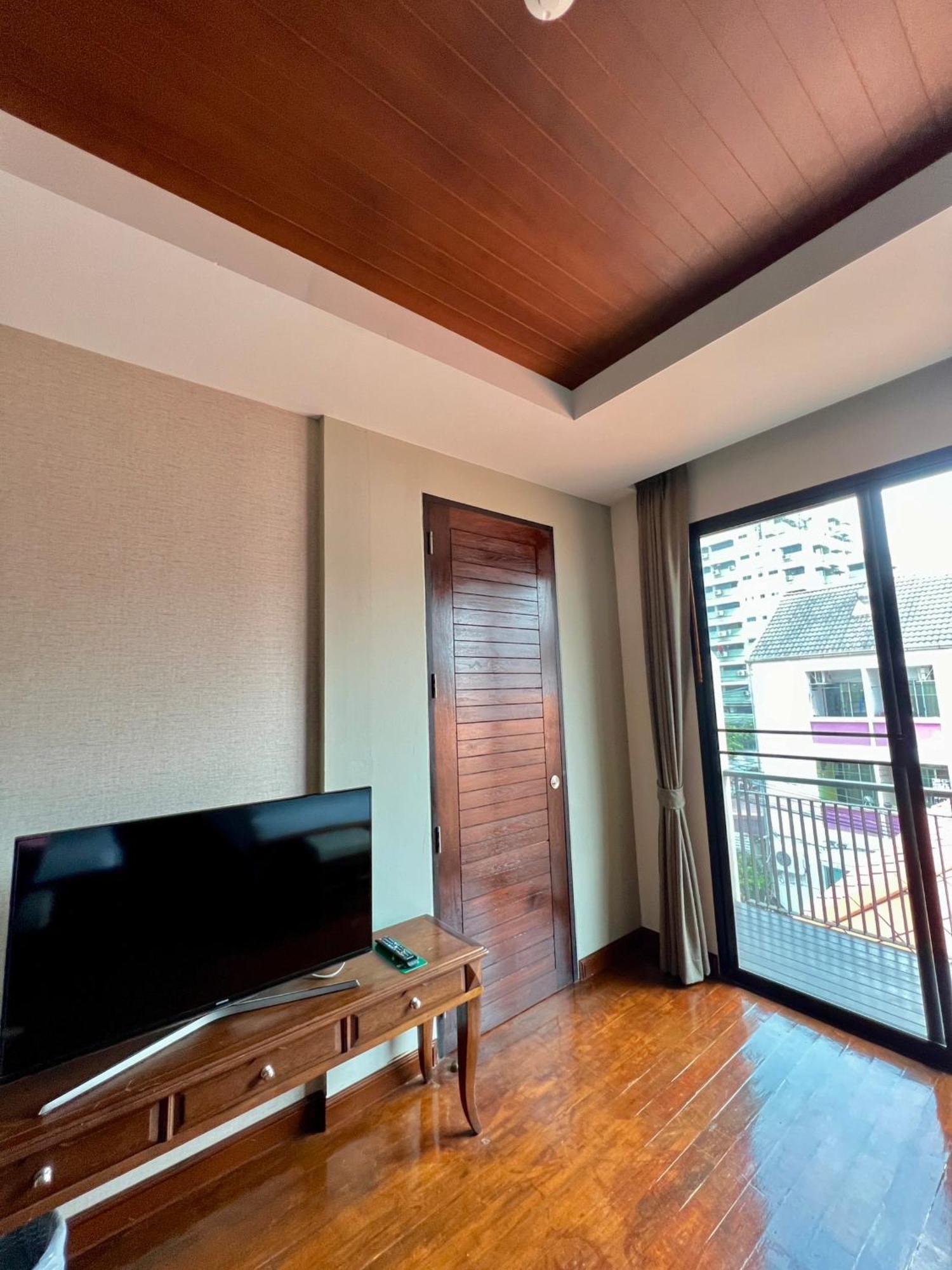 Yotaka Bangkok Hotel Exteriör bild